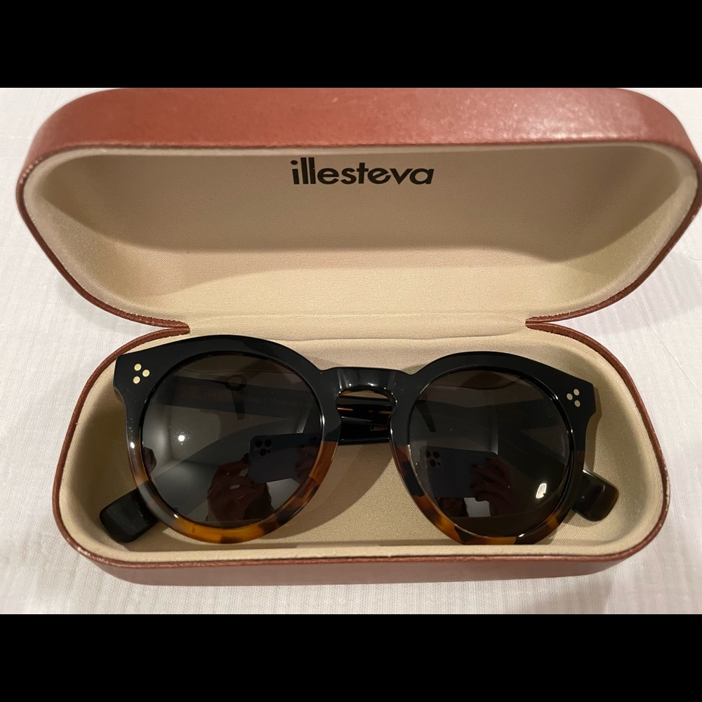 Illesteva Leonard II E Sunglasses- 2 Toned Black & Tortoise